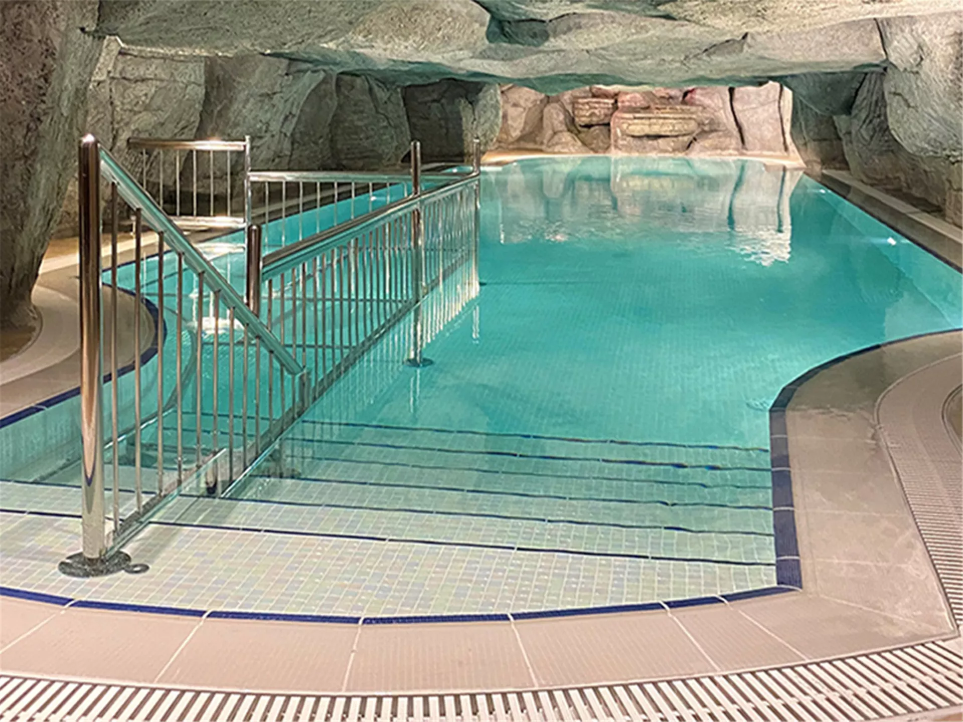 Amethyst Hotel